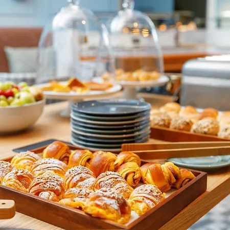 מלון Mercure Centro Aliados 4*